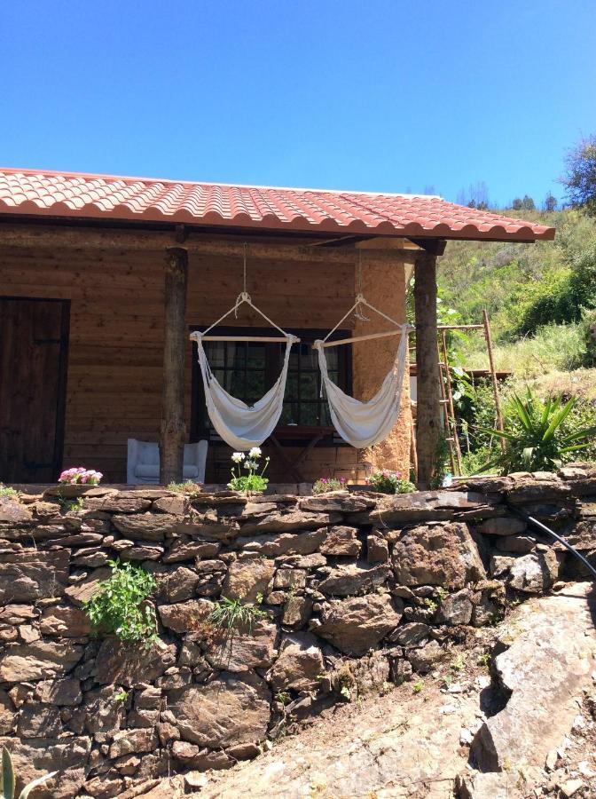 Unique Tiny House With Natural Building Techniques Figueiro Dos Vinhos Buitenkant foto